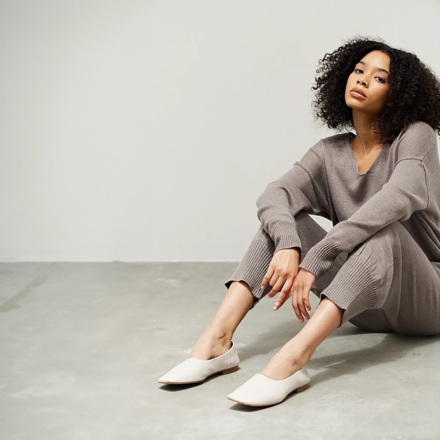 V-neck Sweater - Saltern