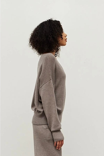 V-neck Sweater + Taper Pant Set - Saltern